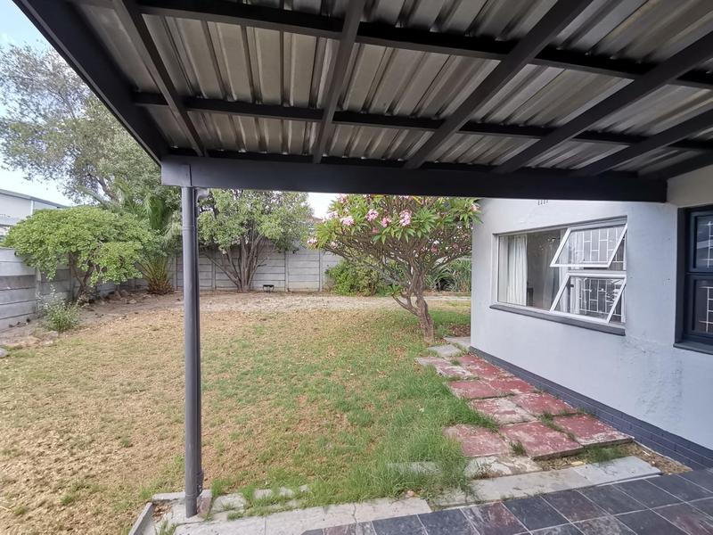To Let 3 Bedroom Property for Rent in Oostersee Western Cape